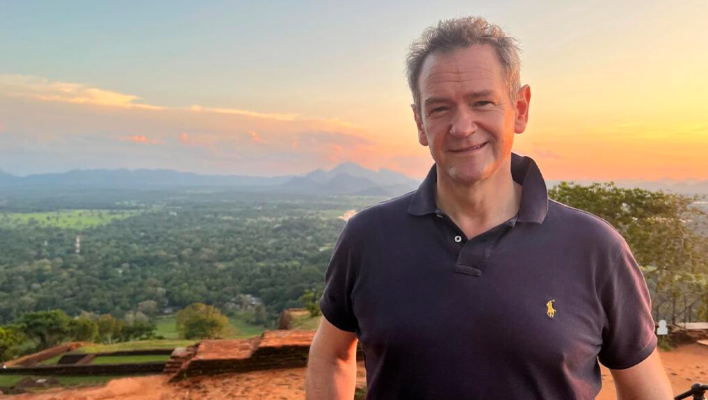 Alexander Armstrong in India
